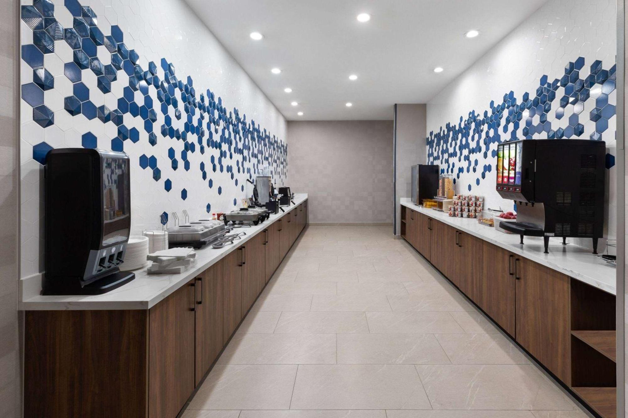 La Quinta Inn & Suites By Wyndham San Antonio At The Rim Zewnętrze zdjęcie