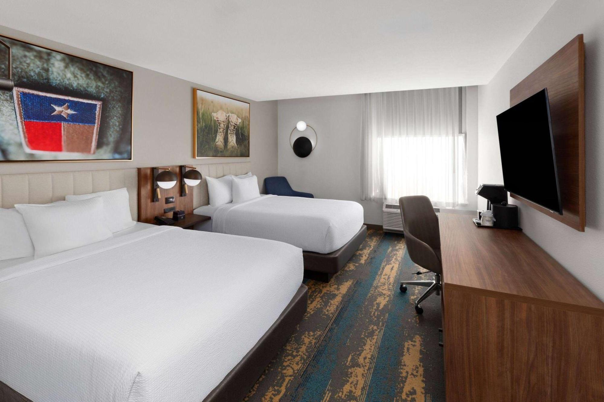 La Quinta Inn & Suites By Wyndham San Antonio At The Rim Zewnętrze zdjęcie