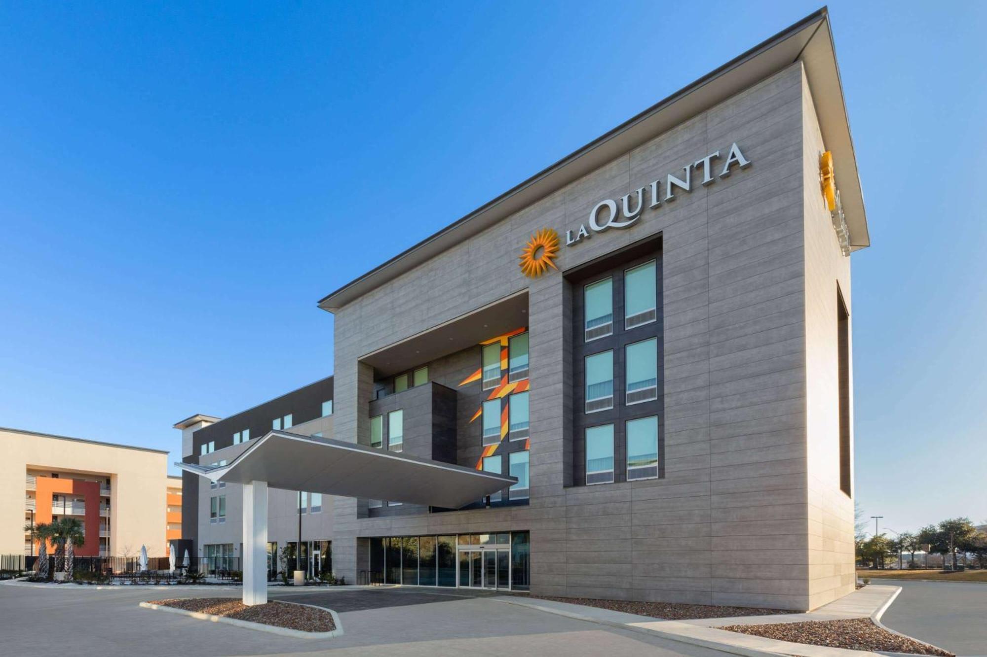 La Quinta Inn & Suites By Wyndham San Antonio At The Rim Zewnętrze zdjęcie