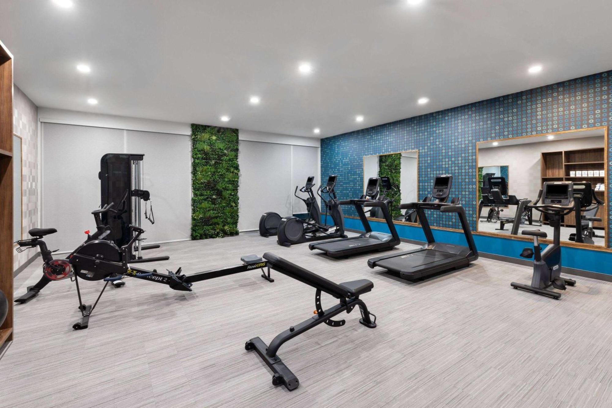 La Quinta Inn & Suites By Wyndham San Antonio At The Rim Zewnętrze zdjęcie