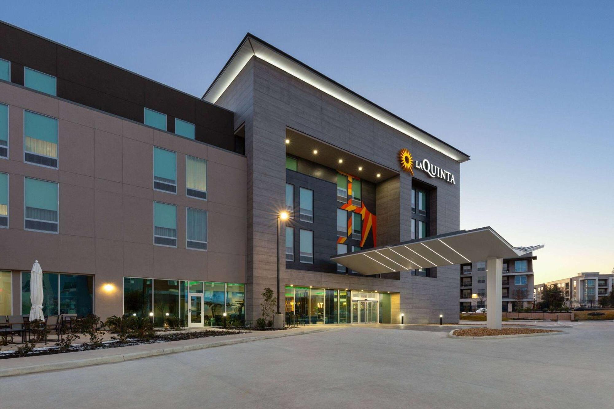 La Quinta Inn & Suites By Wyndham San Antonio At The Rim Zewnętrze zdjęcie